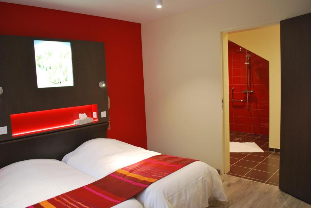 Logis Hotel & Restaurant Les Perce-Neige 3*