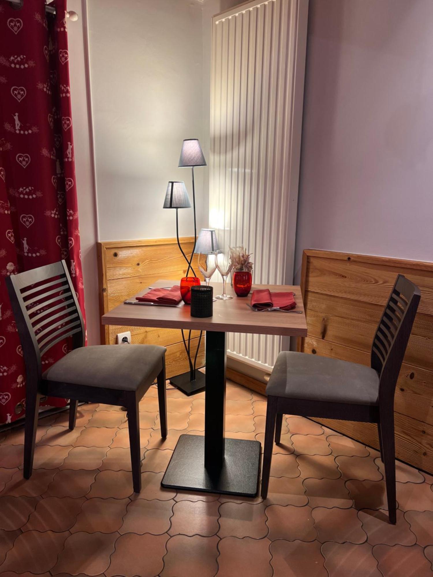 Logis Hotel & Restaurant Les Perce-Neige Bonnetage