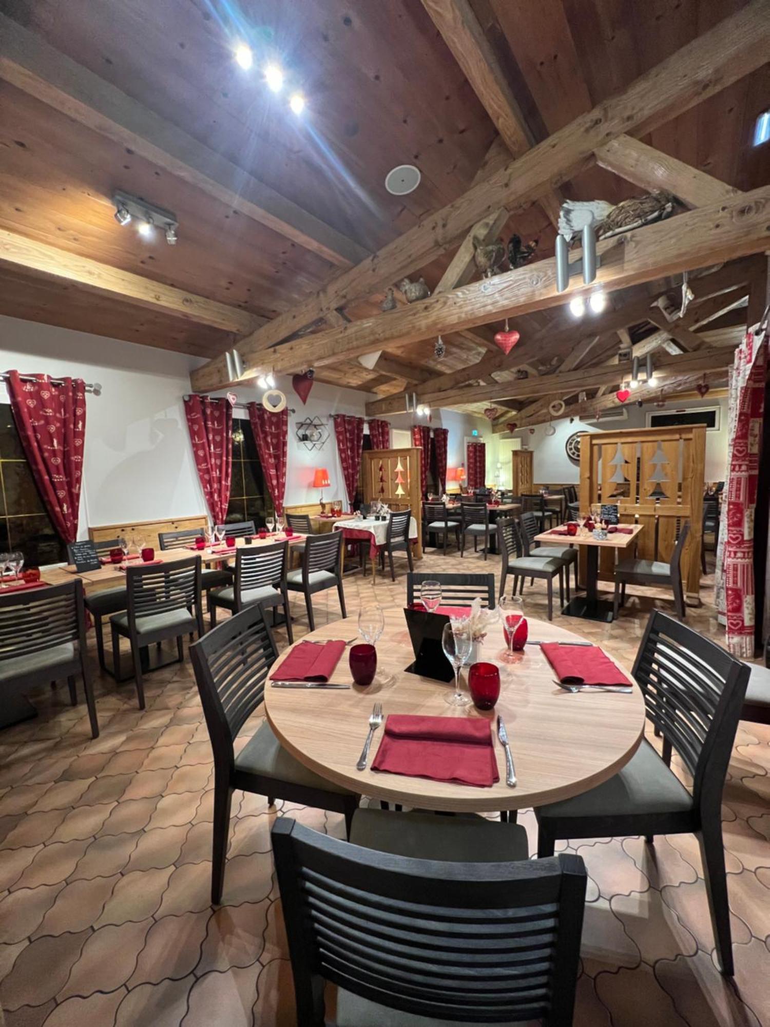Logis Hotel & Restaurant Les Perce-Neige 3* Bonnetage